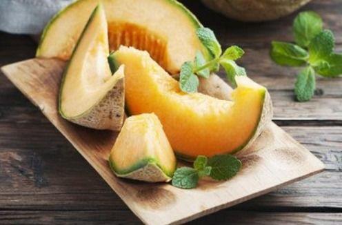 哈密瓜和黄瓜一起吃,营养美味两不误