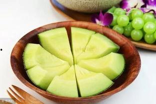 扒糖吃瓜,揭秘娱乐圈背后的甜蜜与苦涩